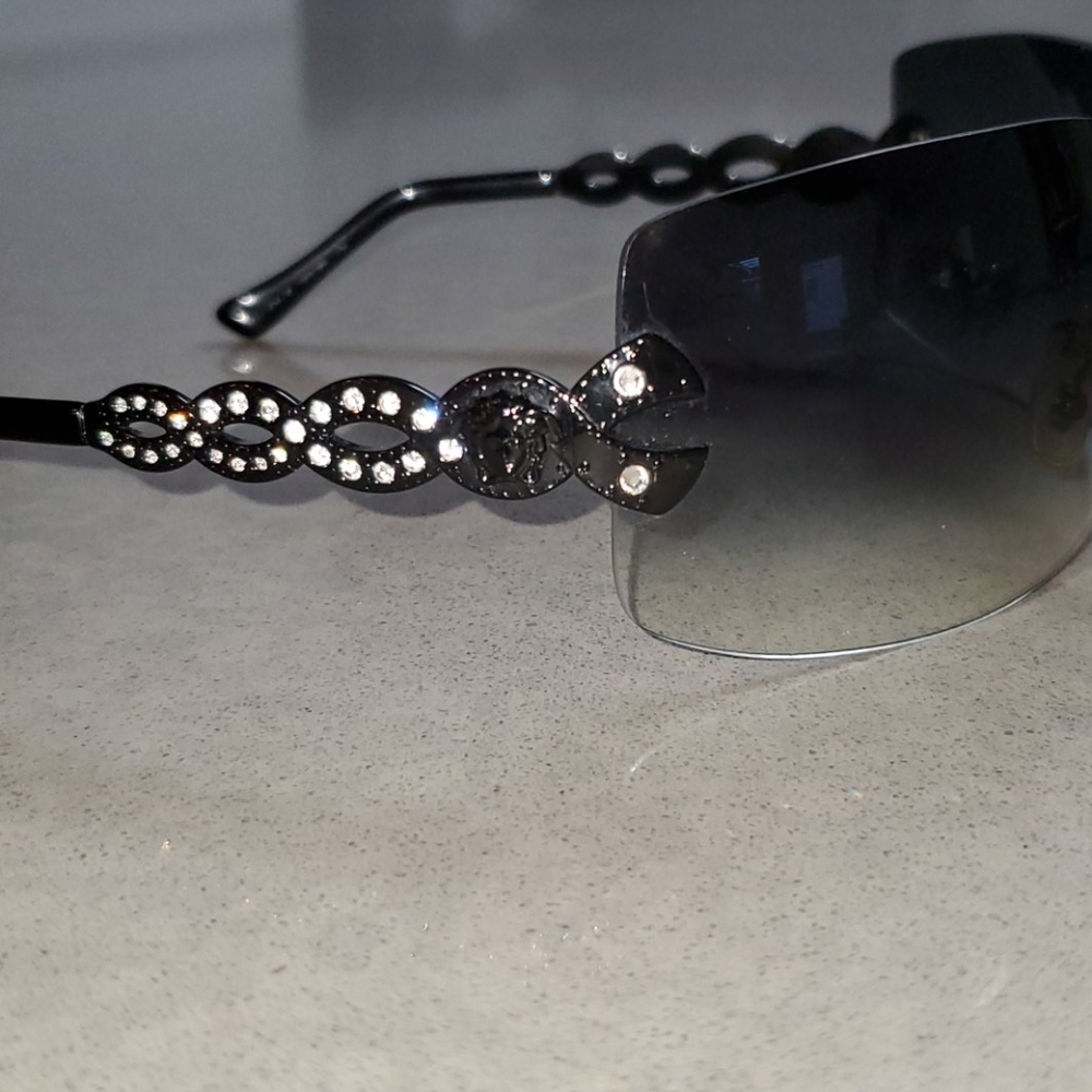 Versace Rimless Black Gradient Sunglasses - Picture 6 of 10